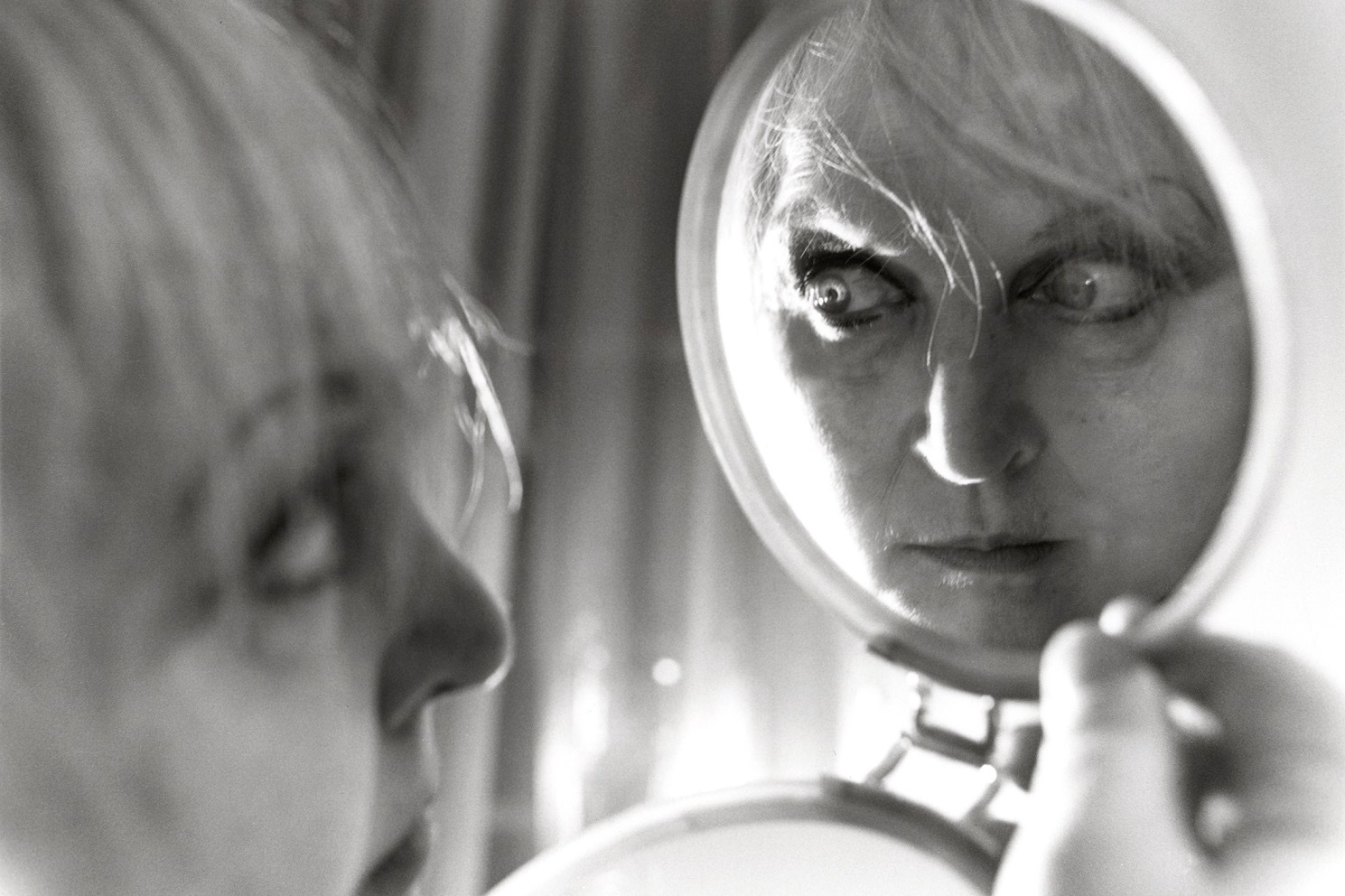 “光”を追い求めた美術家・田原桂一の展覧会、銀座で - ボルタンスキーら“表現者”のポートレート作品