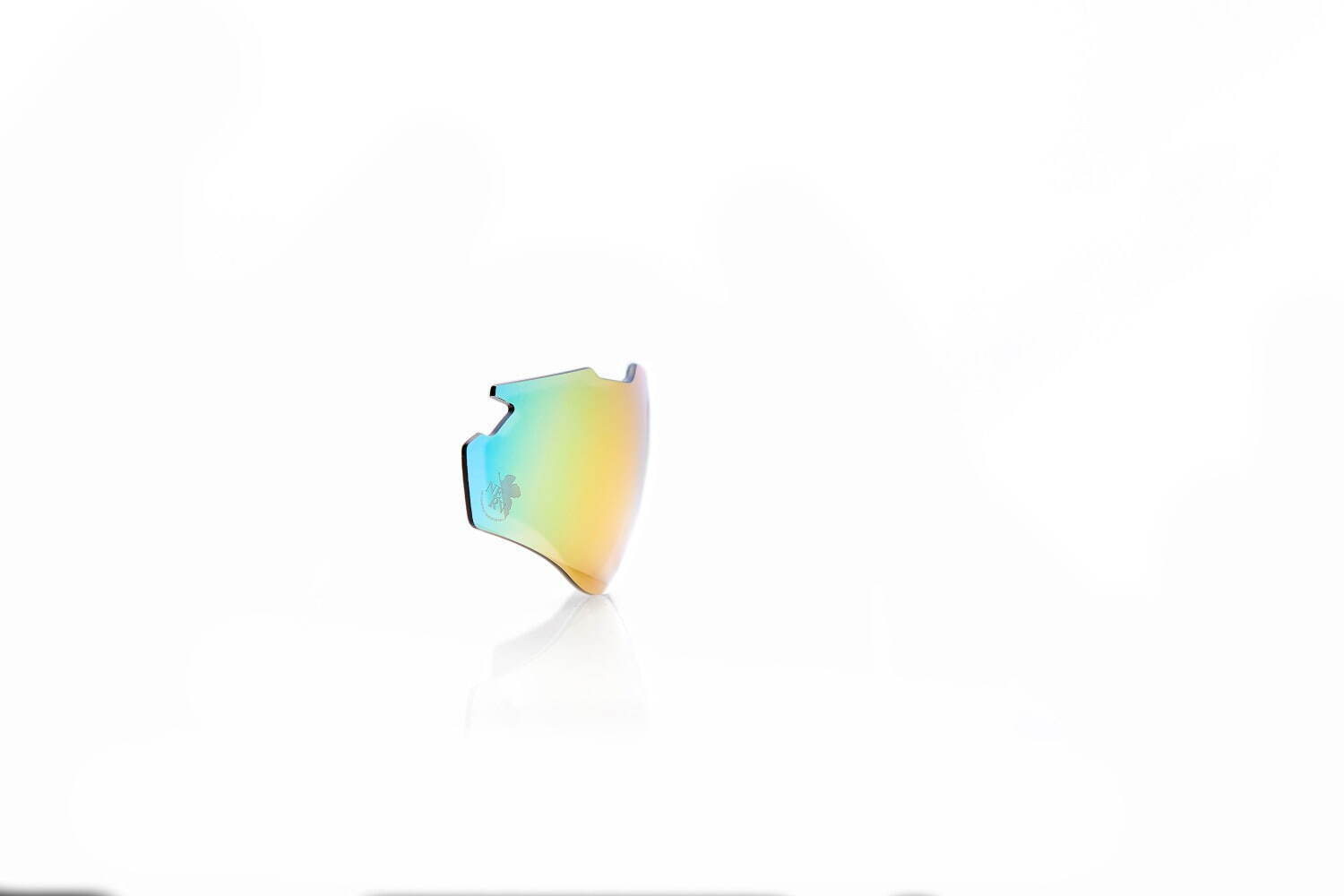 JINS×エヴァンゲリオンの初号機サングラス“虹色ミラーレンズ”を装着、2号機メガネも｜写真11