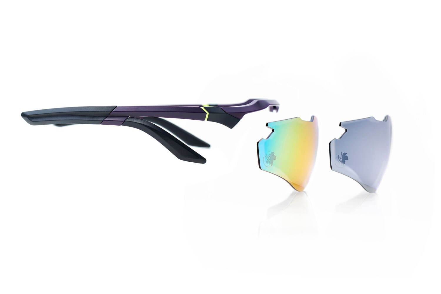 JINS×エヴァンゲリオンの初号機サングラス“虹色ミラーレンズ”を装着、2号機メガネも｜写真9
