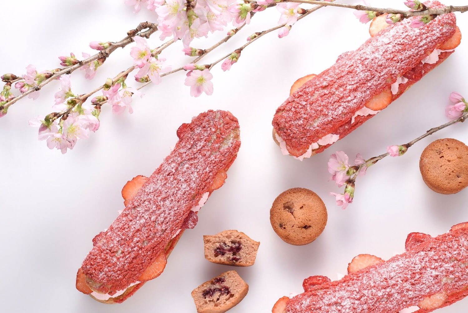 フレデリック・カッセルの春スイーツ、“桜香る”いちご×フランボワーズのパリブレストなど｜写真1