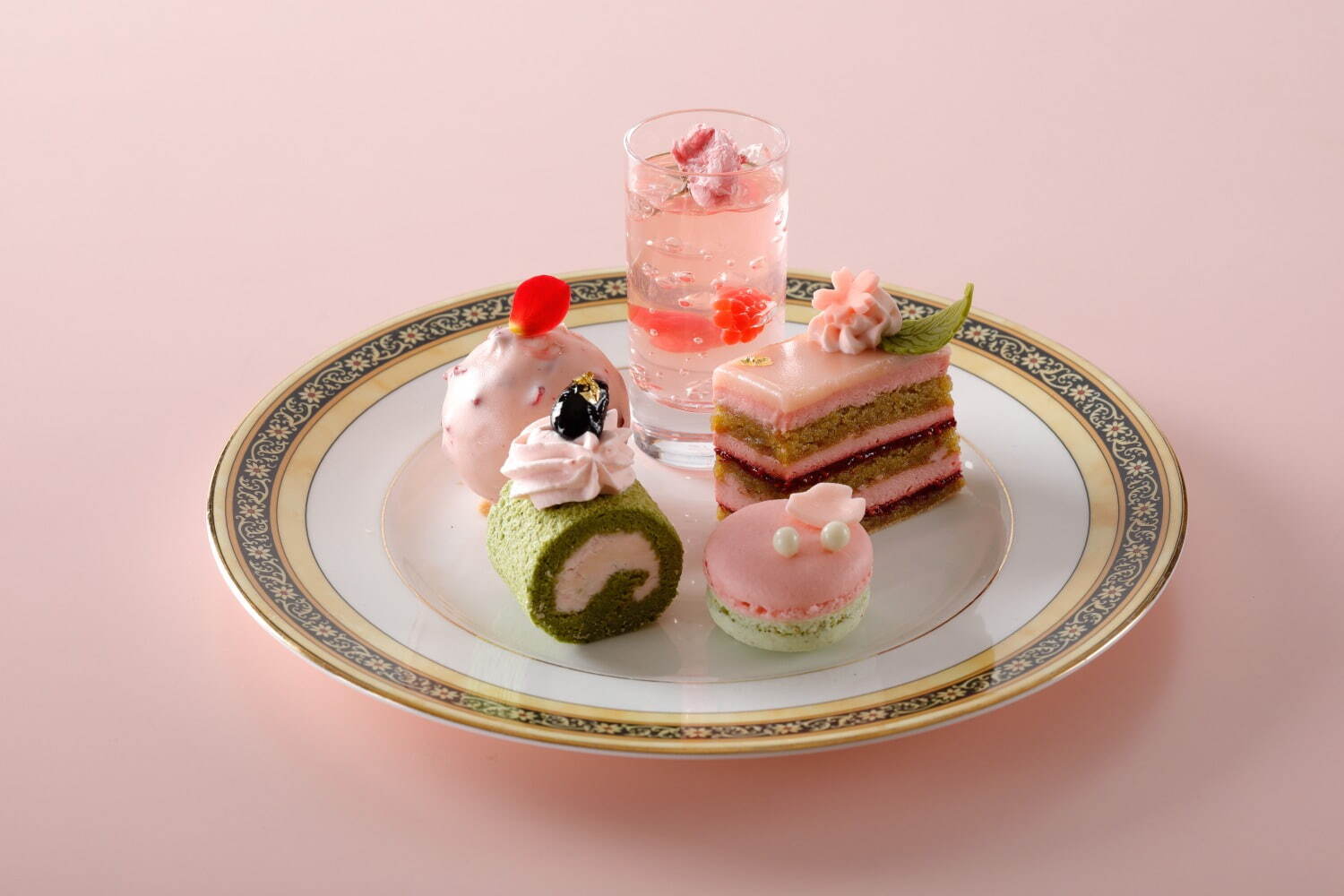ウェスティン都ホテル京都の桜アフタヌーンティー ベビーピンク の桜風味ケーキやマカロン ファッションプレス