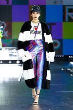 ドルチェ＆ガッバーナ 21年秋冬ウィメンズコレクション - 未来への好奇心、リアルとデジタルの往来｜写真15