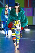 ドルチェ＆ガッバーナ 21年秋冬ウィメンズコレクション - 未来への好奇心、リアルとデジタルの往来｜写真103