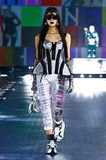 ドルチェ＆ガッバーナ 21年秋冬ウィメンズコレクション - 未来への好奇心、リアルとデジタルの往来｜写真120