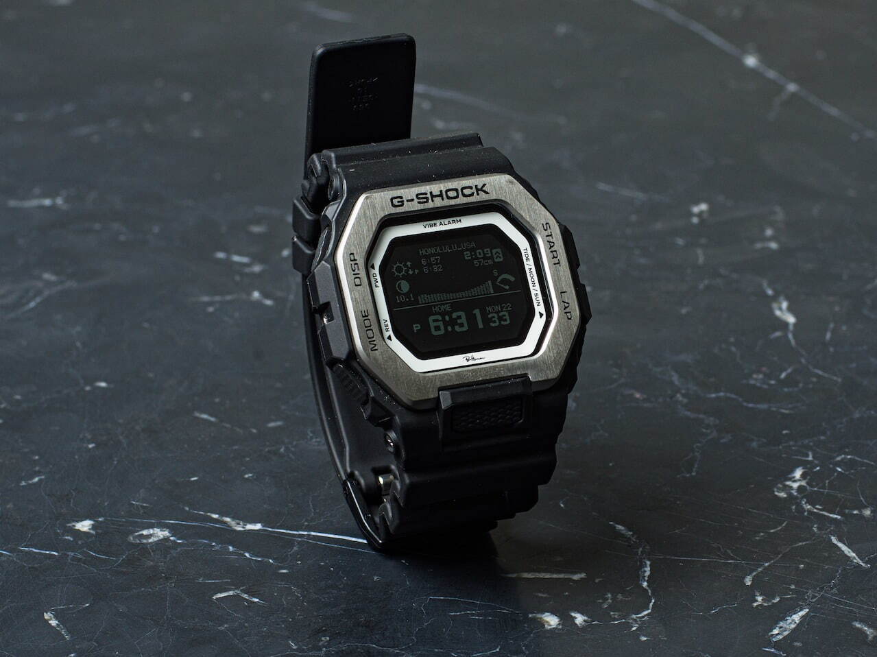 ロンハーマンからG-SHOCK「GBX-100」初の別注モデル、ブラック ...