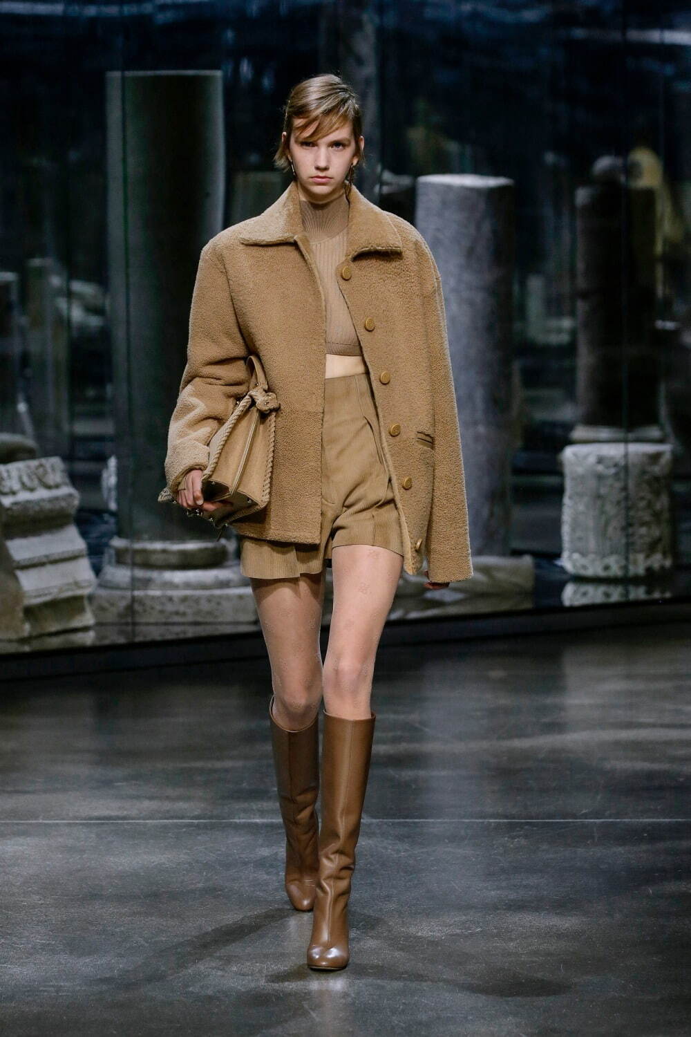 フェンディ(FENDI) 2021-22年秋冬ウィメンズコレクション フェンディ(FENDI) 2021-22年秋冬ウィメンズコレクション