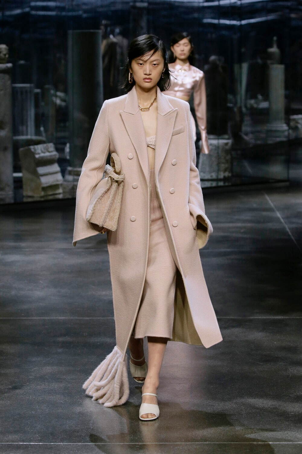 フェンディ(FENDI) 2021-22年秋冬ウィメンズコレクション 
