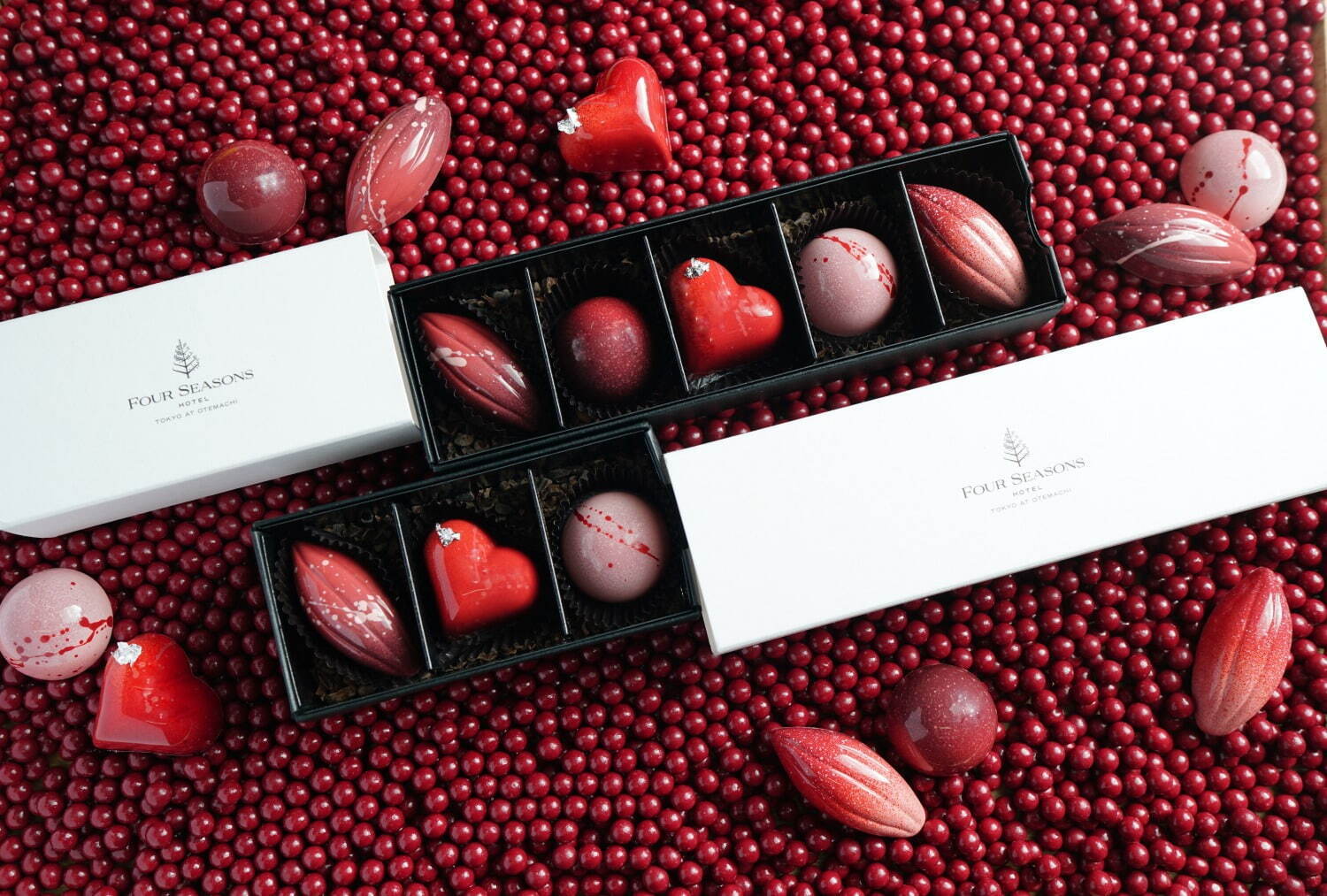 ラウンド型｜フォーシーズンズホテル東京大手町“バラ香る”ホワイトデー限定「ボンボンショコラ」
