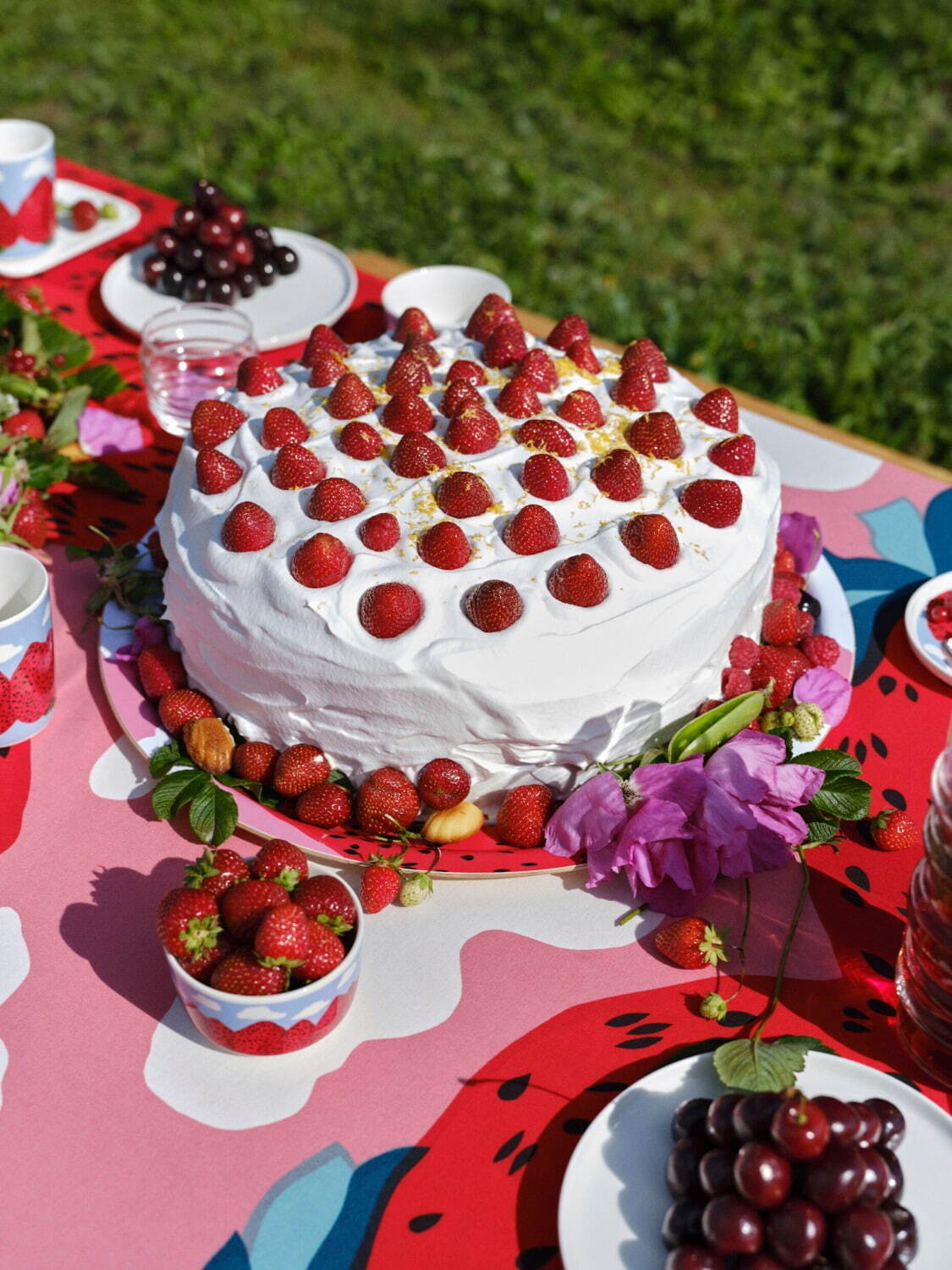 マリメッコ(Marimekko) イチゴの山｜写真1