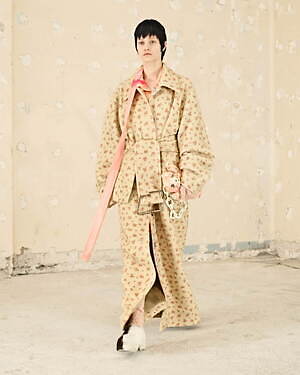 アクネ ストゥディオズ 2021年秋冬ウィメンズコレクション - 装いのダイナミズム｜写真1