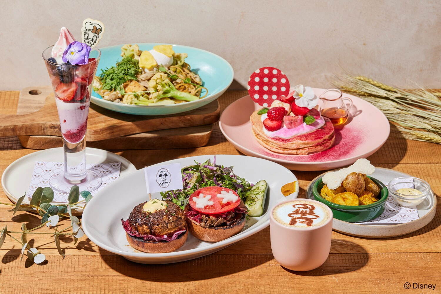 ディズニー ヘルシーにこだわる カフェ ディズニー ハーベスト マーケット 渋谷ヒカリエに誕生 ファッションプレス