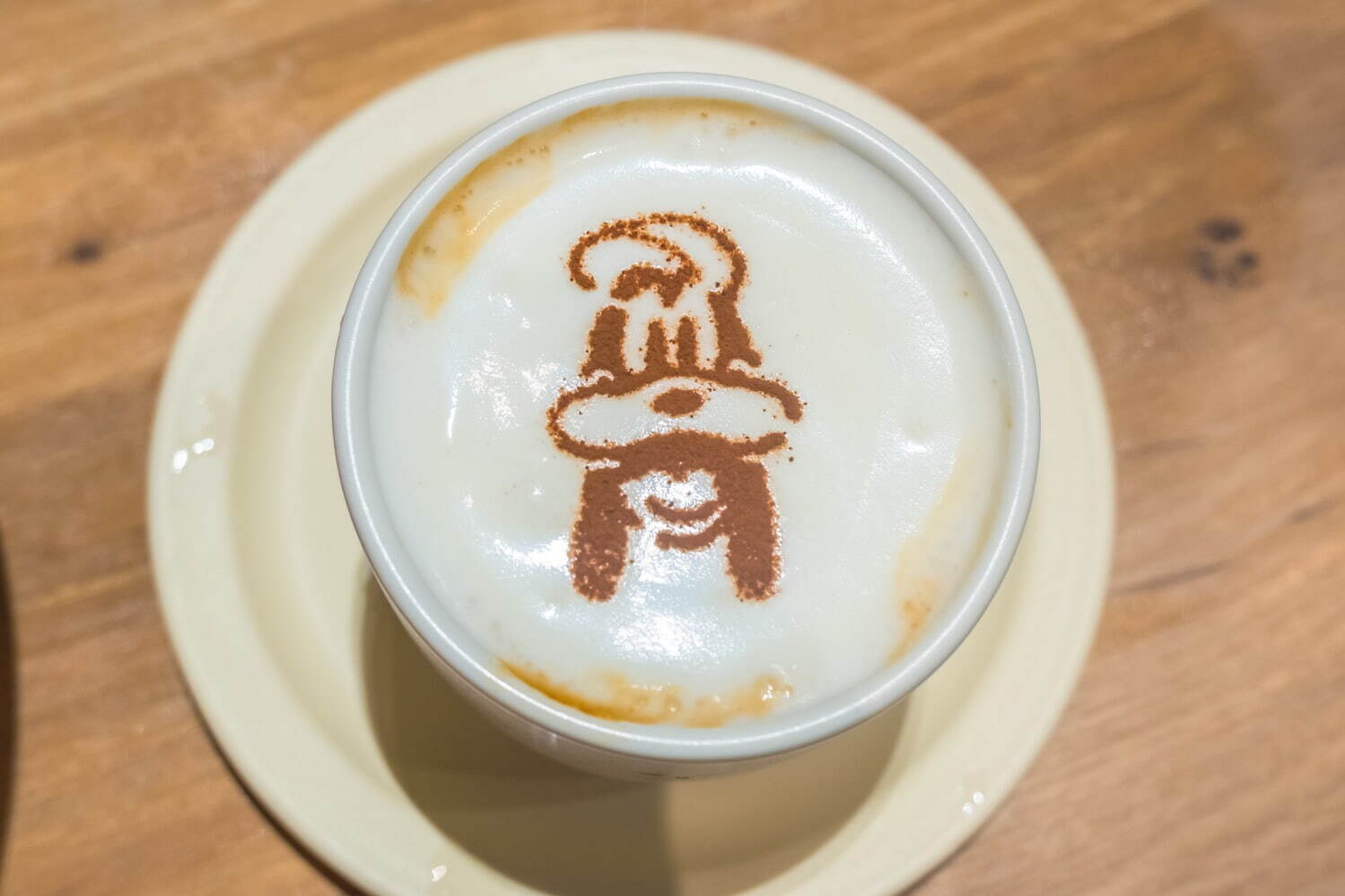 おとぼけバリスタのカフェラテ 880円