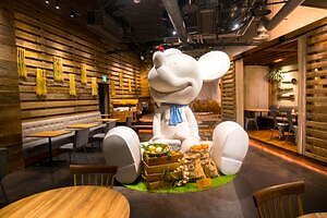 ディズニー ヘルシーにこだわる カフェ ディズニー ハーベスト マーケット 渋谷ヒカリエに誕生 ファッションプレス