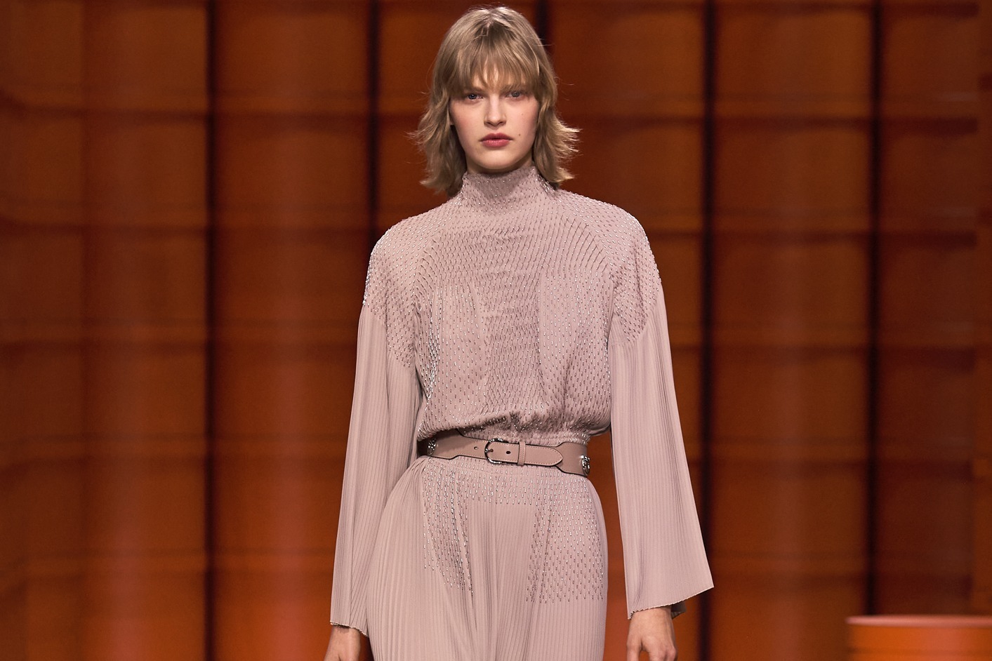 エルメス 2021-22年秋冬ウィメンズコレクション - 衣服と身体の
