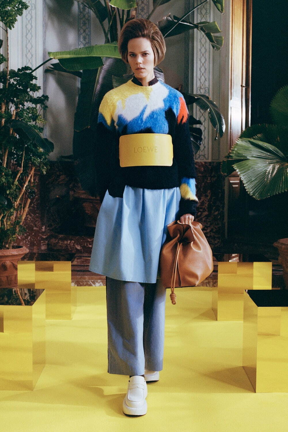 ロエベ(LOEWE) 2021-22年秋冬ウィメンズコレクション - ファッションプレス