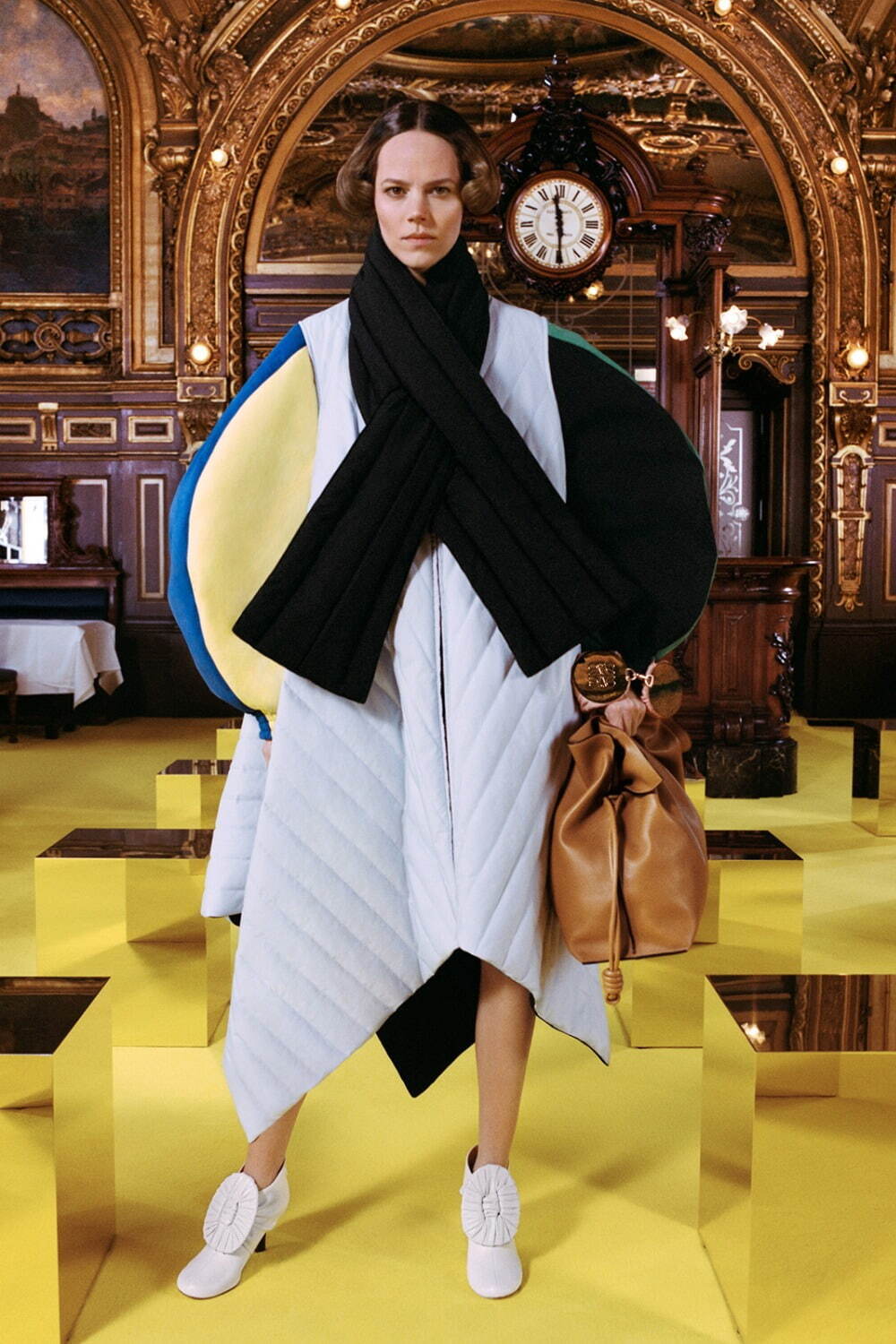 ロエベ(LOEWE) 2021-22年秋冬ウィメンズコレクション - ファッションプレス