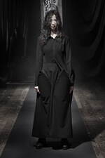 ヨウジヤマモト 2021-22年秋冬ウィメンズコレクション - “未来”とは、今の世界を見据えて｜写真5