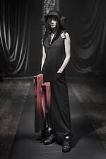 ヨウジヤマモト 2021-22年秋冬ウィメンズコレクション - “未来”とは、今の世界を見据えて｜写真27