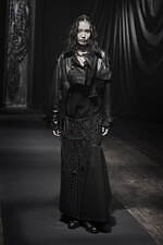 ヨウジヤマモト 2021-22年秋冬ウィメンズコレクション - “未来”とは、今の世界を見据えて｜写真31