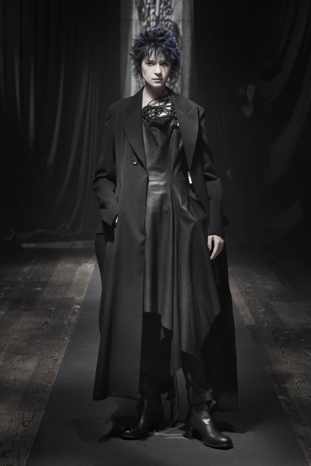 ヨウジヤマモト(Yohji Yamamoto) 2021-22年秋冬ウィメンズコレクション  - 写真17