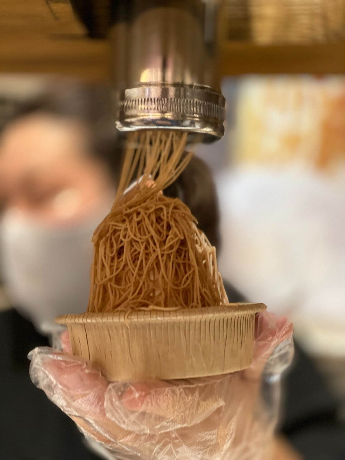 生搾りモンブラン専門店 苺のモンブラン まるで 絹糸 直径1mmの絞りたてクリーム ファッションプレス 生搾りモンブラン専門店 苺のモンブラン まるで 絹糸 直径1mmの絞りたてクリーム ファッションプレス