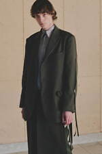 ウジョー 2021-22年秋冬コレクション、“3ピース”で作る新たなセットアップスタイル｜写真18