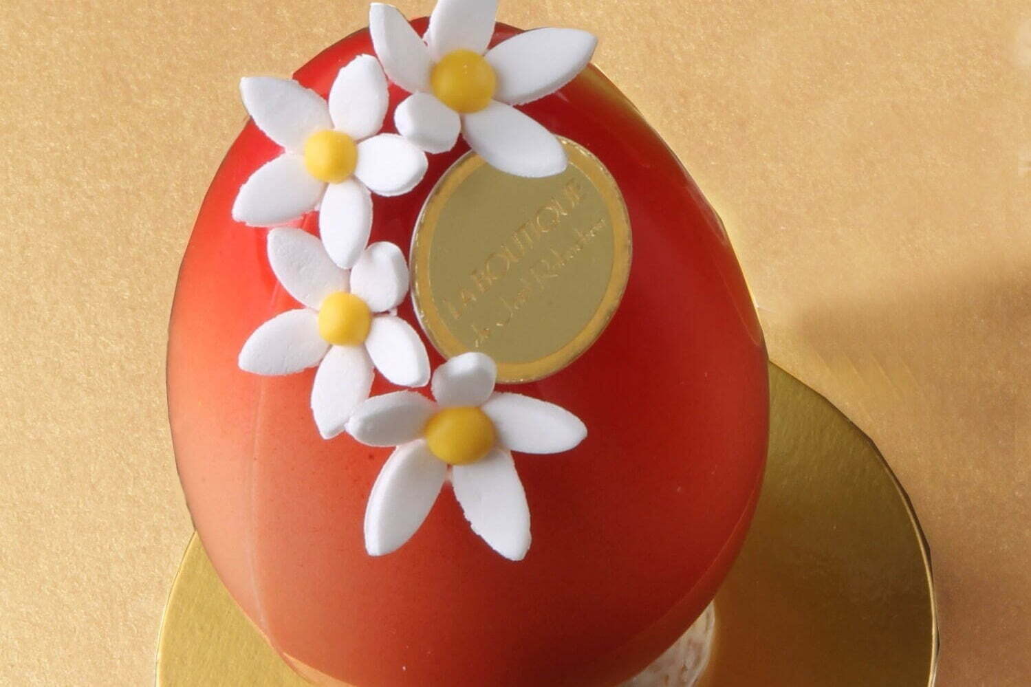 ジョエル・ロブションの卵型チョコ「イースターエッグ」“目玉焼き”ホワイトチョコムースも