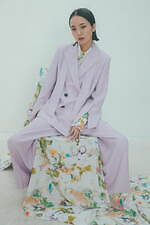 ミューラル“パレットに広がった色彩”モチーフのシャツ＆スモークピンクのスーツなど、名古屋で｜写真1