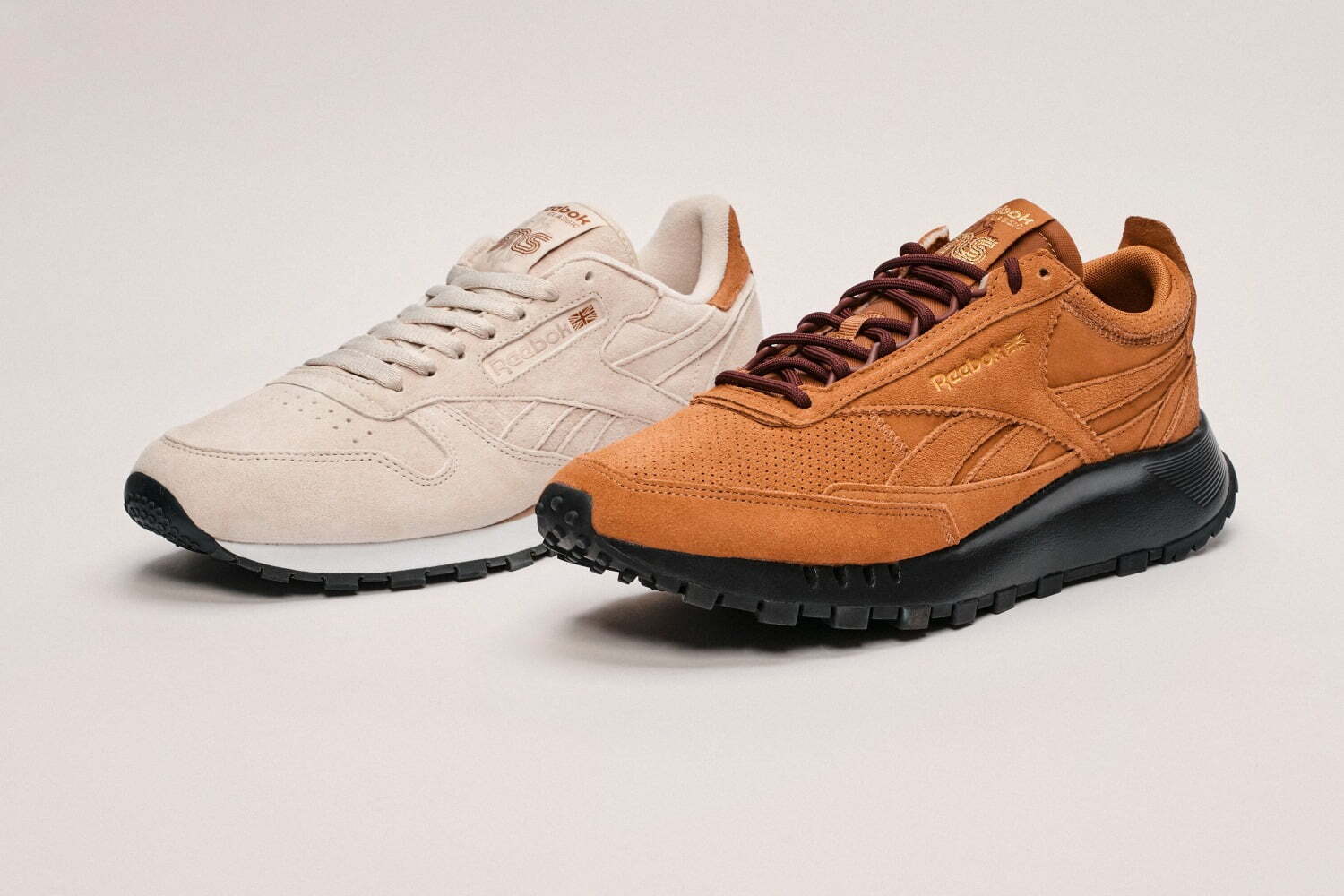 リーボック×スニーカーズエンスタッフの「クラシックレザー