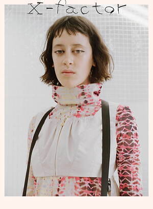 アキコアオキ(AKIKOAOKI) 2021-22年秋冬ウィメンズコレクション  - 写真1