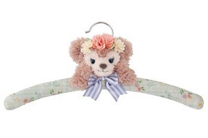 ディズニーシー 花畑で楽しむ ダッフィー フレンズの春グッズ 花柄ワンピのコスチュームなど ファッションプレス