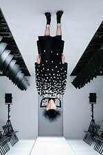 アンリアレイジ 2021年秋冬コレクション - “天と地”がひっくり返ったら？｜写真2