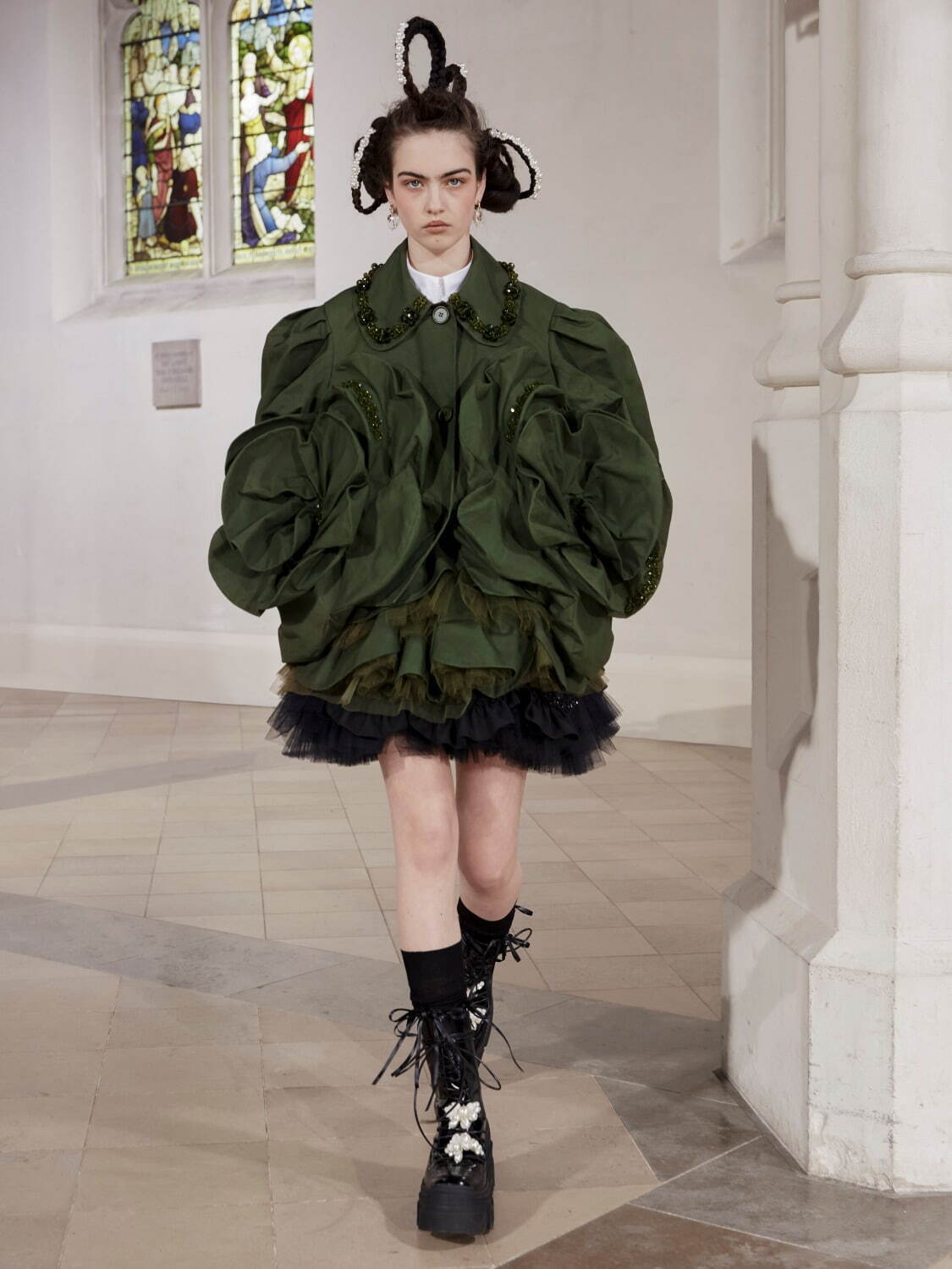 シモーネ ロシャ 2021-22年秋冬コレクション - 花が持つ二面性、新たな美への扉｜写真56