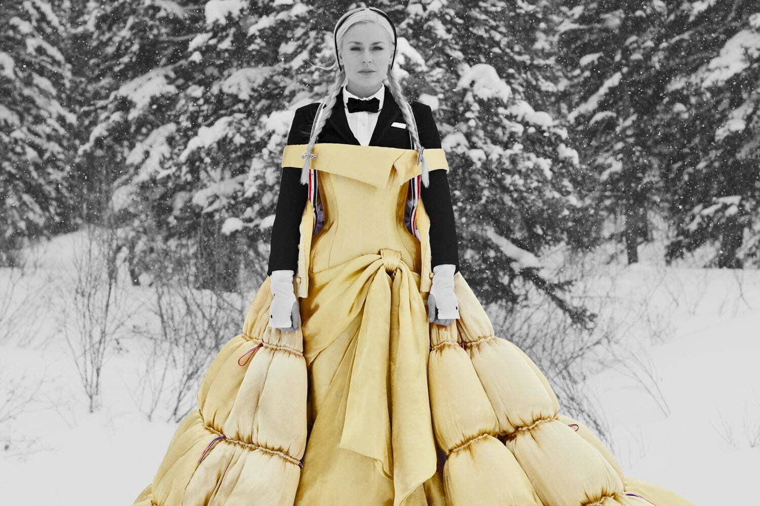 2021-22年秋冬パリコレクション｜トム ブラウン 2021年秋ウィメンズ＆メンズコレクション - 褶曲するフォルム──二項対立の破綻