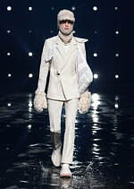 ジバンシィ 2021年秋冬メンズコレクション - ラグジュアリーとリアリティの狭間で｜写真20