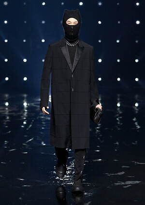 ジバンシィ 2021年秋冬メンズコレクション - ラグジュアリーとリアリティの狭間で｜写真26