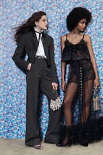 パコラバンヌ 2021年秋冬コレクション - “光”の饗宴──艶やかに、きらびやかに｜写真24