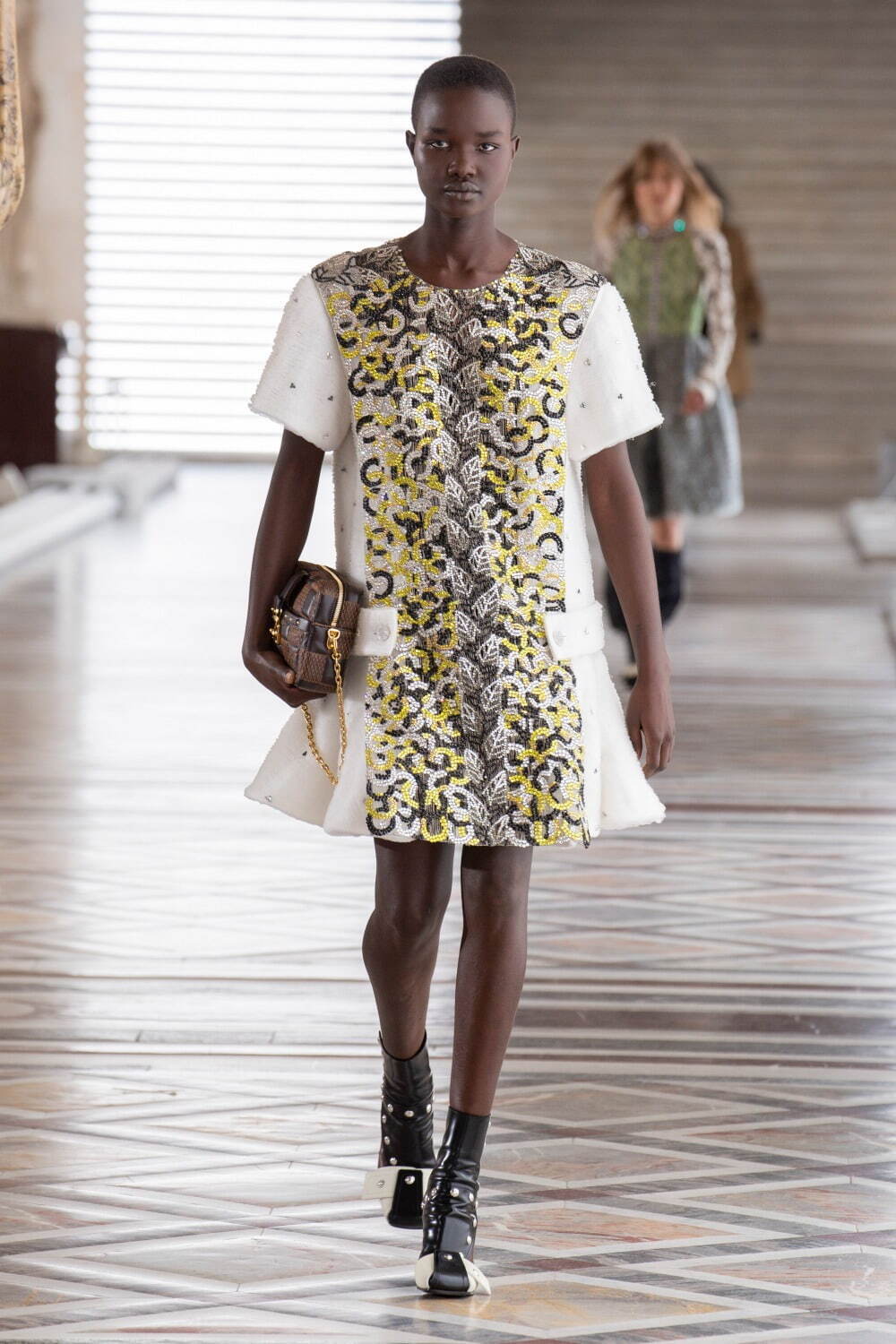 ルイ・ヴィトン(LOUIS VUITTON) 2021-22年秋冬ウィメンズコレクション  - 写真23