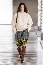 ルイ・ヴィトン 2021年秋冬ウィメンズコレクション - “黄金時代”のロマンを辿って、普遍性と神秘｜写真17