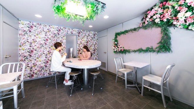 “花が香る”本格カフェ「ロゼティーク カフェ」世田谷に、ローズを飾ったカプチーノ＆花のテラスも｜写真5