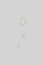 フォートの新作、三角形ヒールのミュールサンダルやウッド素材のアクセサリーなど｜写真32