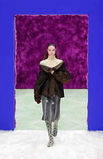 プラダ 2021-22年秋冬コレクション - 身体と服の探求再び、中間地点を求めて｜写真28