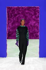 プラダ 2021-22年秋冬コレクション - 身体と服の探求再び、中間地点を求めて｜写真39