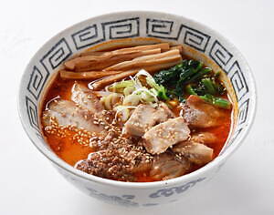 「全国ラーメングランプリ」新宿駅西口の特設広場で開催、日本各地のラーメン＆ビールを味わう｜写真9