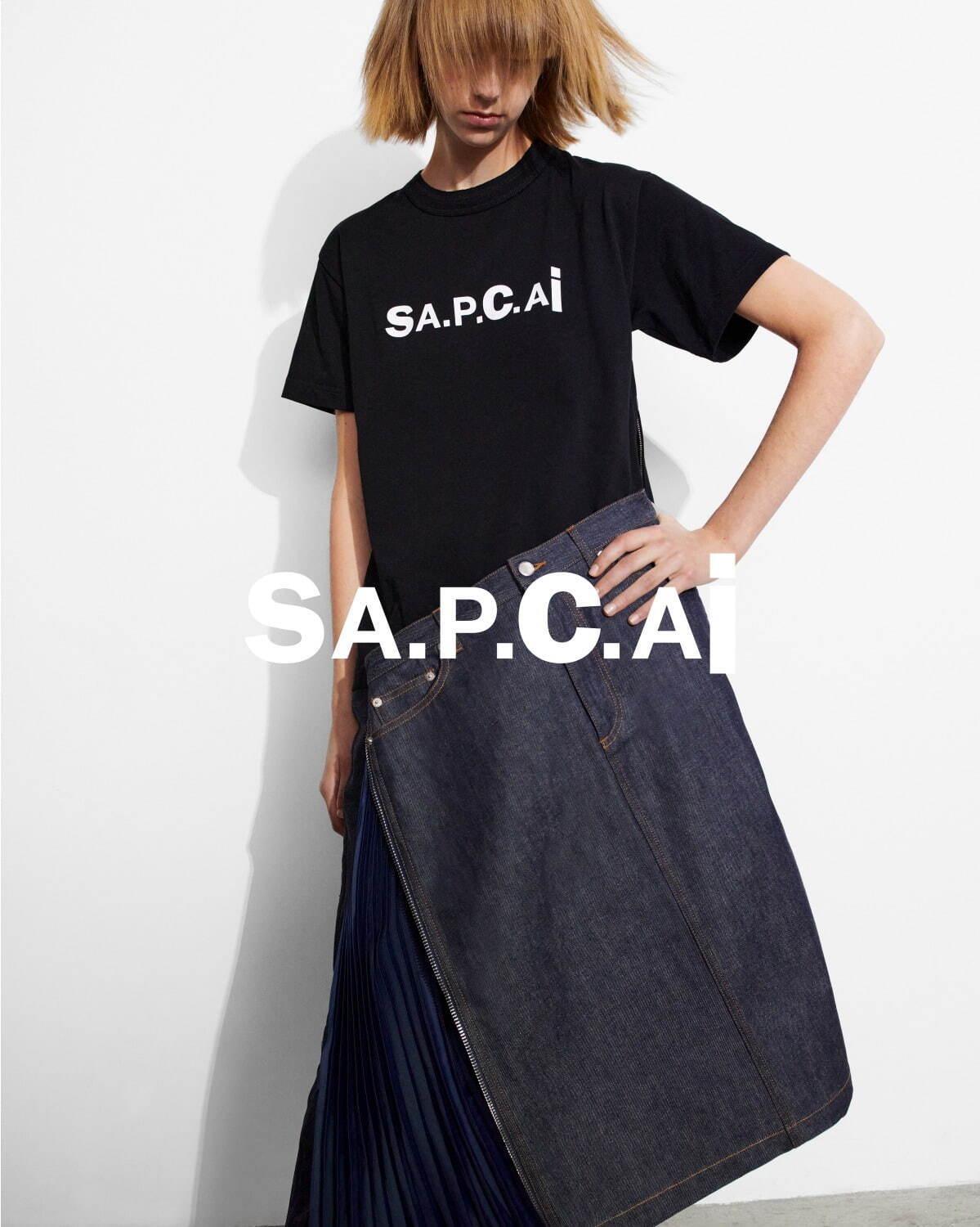 A.P.C.×sacaiのデニムジャケットやロゴフーディ、フリンジ付き白スニーカーなど｜写真36