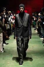 ジョン ローレンス サリバン  2021年秋冬コレクション - 身体を守る衣服、様々な“防”の追求｜写真54