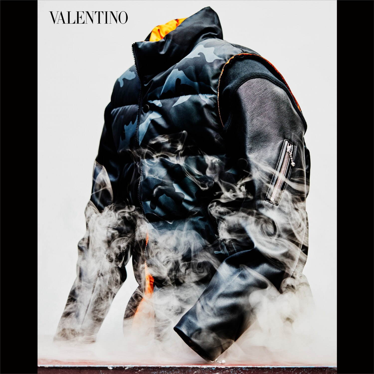Valentino 迷彩 ライトパーカージャケット