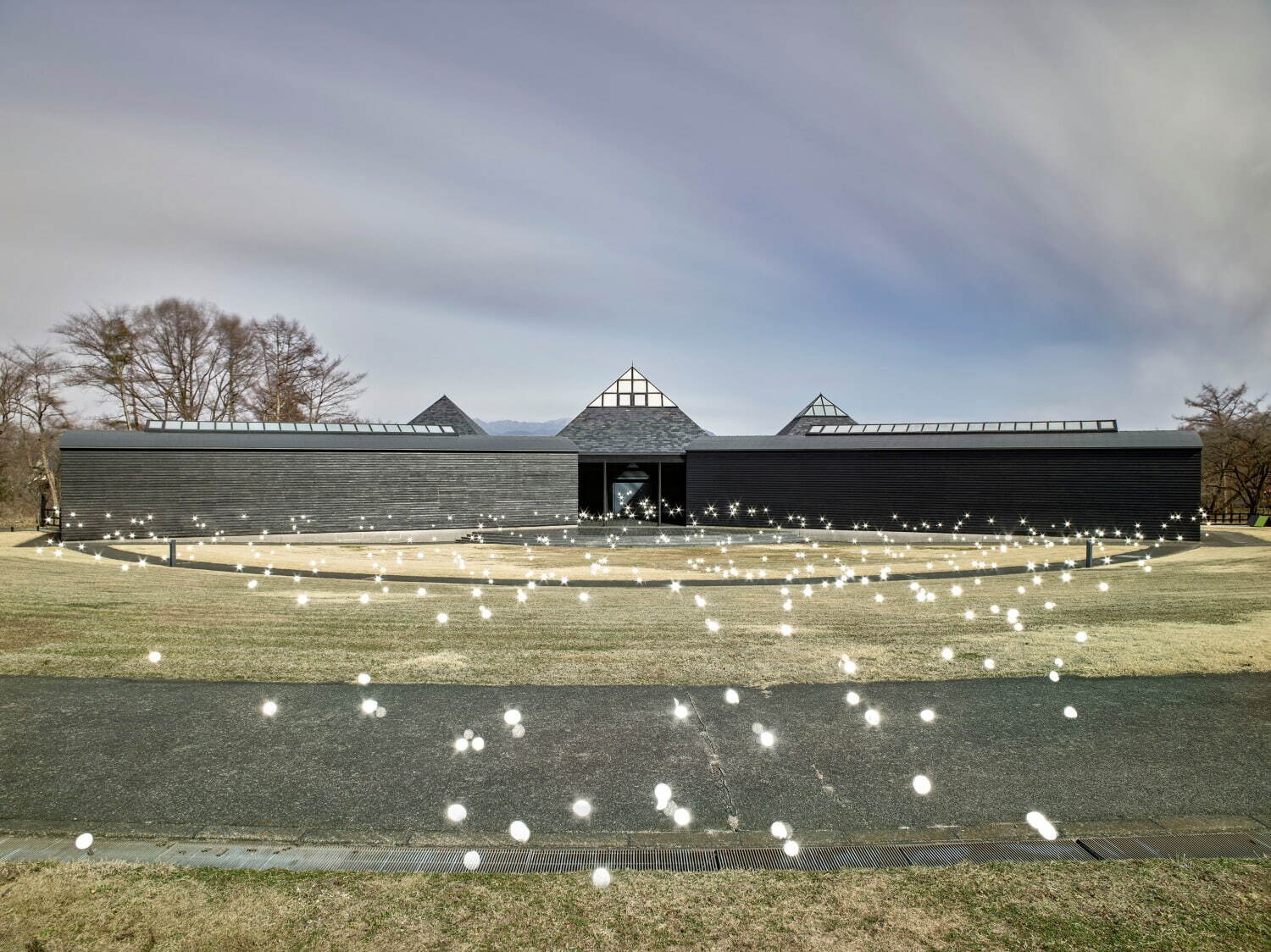 「原美術館ARC」初の展覧会、奈良美智・宮島達男らの現代美術～狩野派の日本画など古美術｜写真8