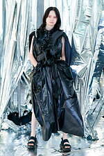 ミキオサカベ 2021-22年秋冬コレクション - 静的なプロダクトに咲く繊細な草花｜写真7