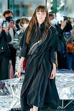 ミキオサカベ 2021-22年秋冬コレクション - 静的なプロダクトに咲く繊細な草花｜写真9